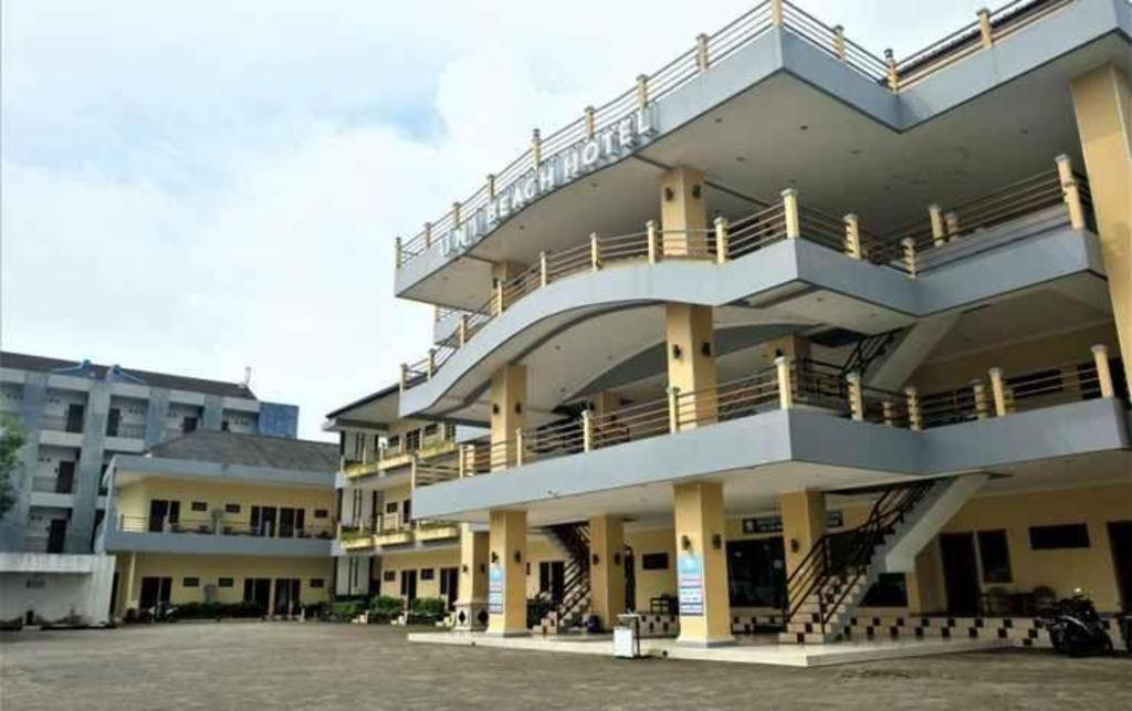 Uni Beach Hotel Pangandaran Zewnętrze zdjęcie