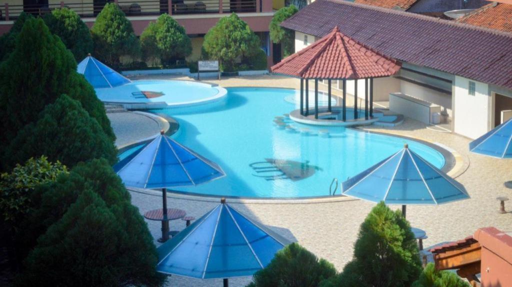 Uni Beach Hotel Pangandaran Zewnętrze zdjęcie